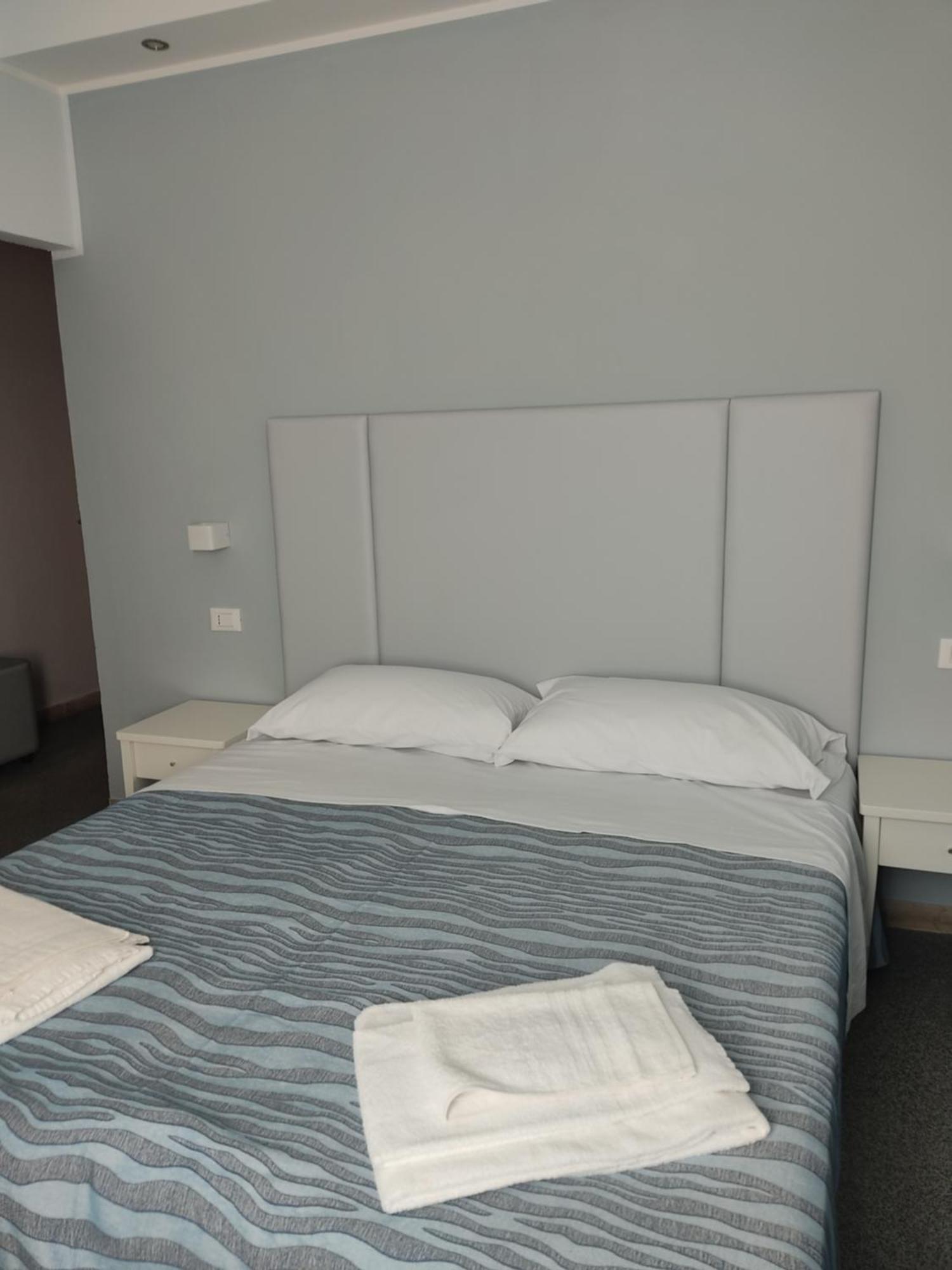 Hotel Caravel Park 里米尼 外观 照片