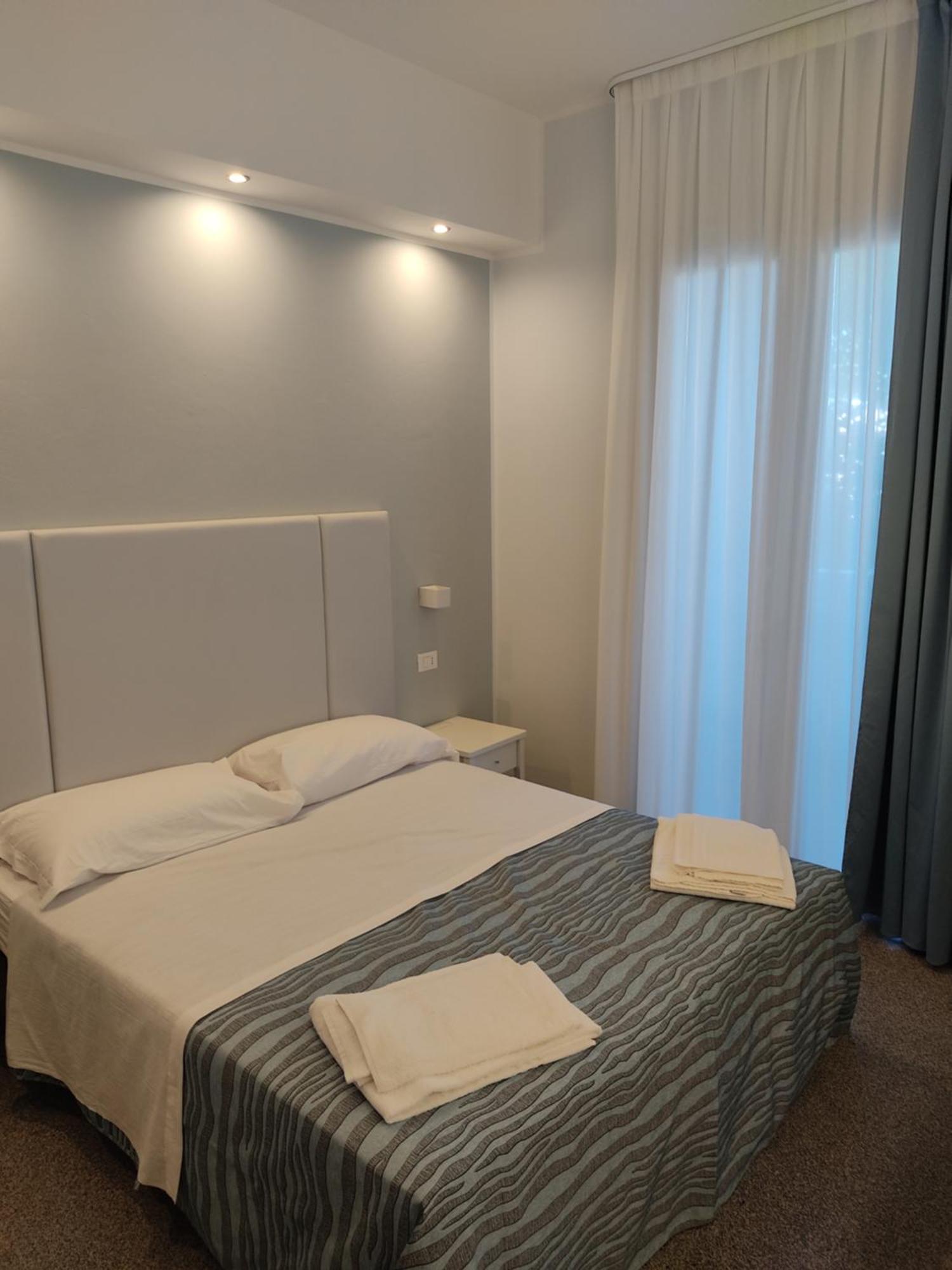 Hotel Caravel Park 里米尼 外观 照片