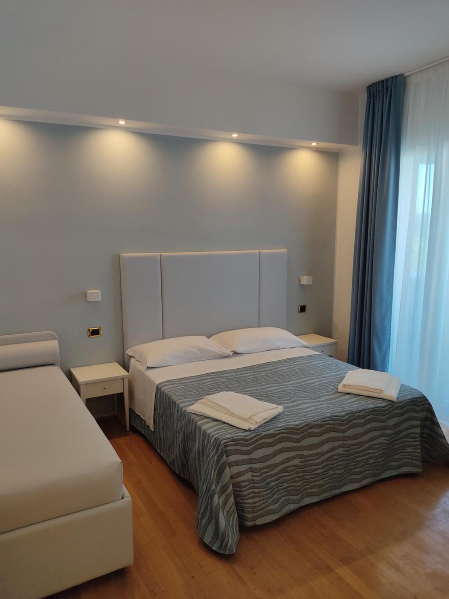 Hotel Caravel Park 里米尼 外观 照片