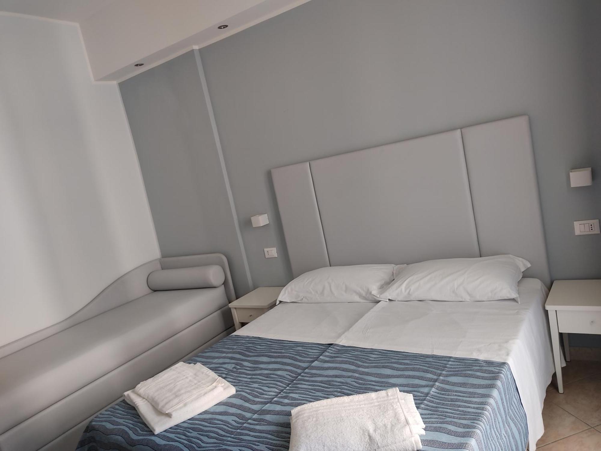 Hotel Caravel Park 里米尼 外观 照片
